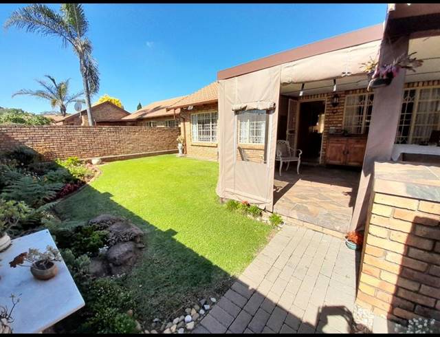 2 BEDROOM TOWNHOUSE FOR SALE IN ELDORAIGNE